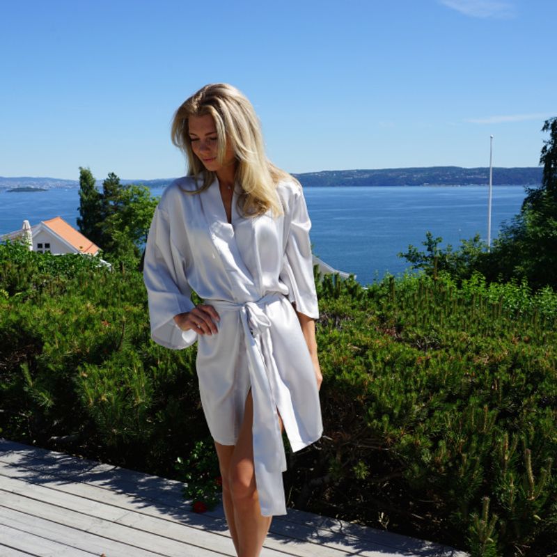 Kimono i silke - sølv