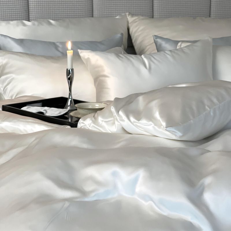 Silkeputetrekk - hvit - glidelås